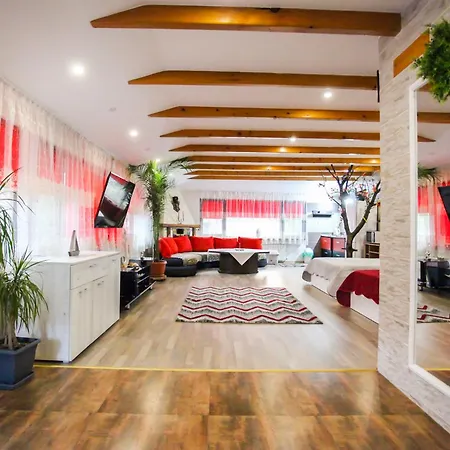 Δωμάτια σε οικογενειακή κατοικία Madi - Close To *